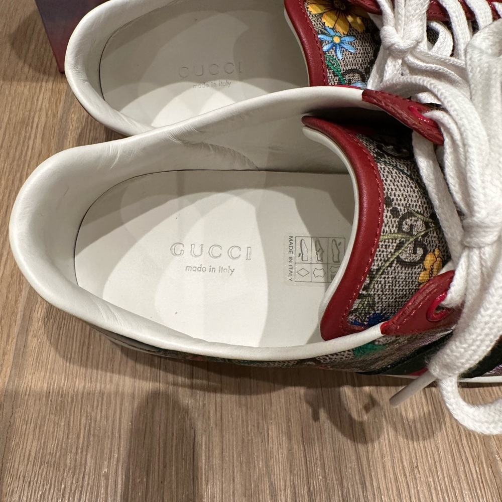 Gucci Supreme Flora Sneakers - Picture 12 of 13